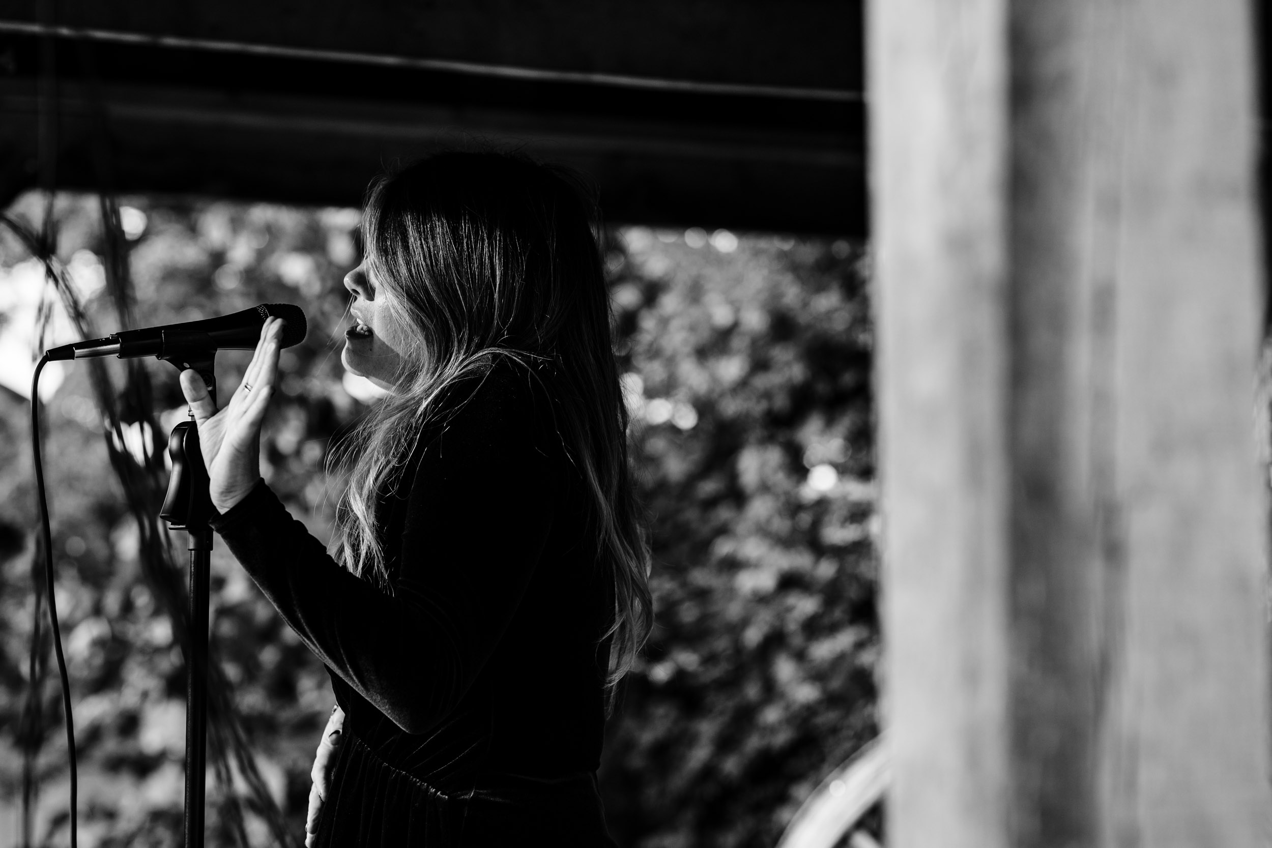 the singer from the emotives band